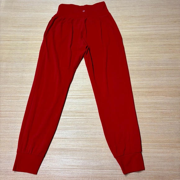 Athleta Salutation Jogger Women’s Small Buttery Soft Stretch Decadent Red - Picture 8 of 9